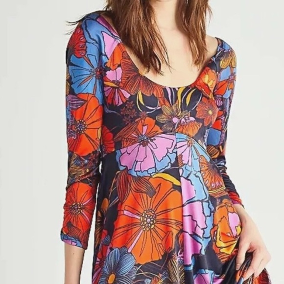 FREE PEOPLE - First Date Maxi Dress. Scoop Neck and Scoop Back. Large - Picture 4 of 10